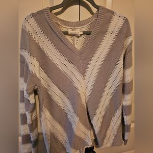 Women's Lightweight Ninexis Sweater in Small